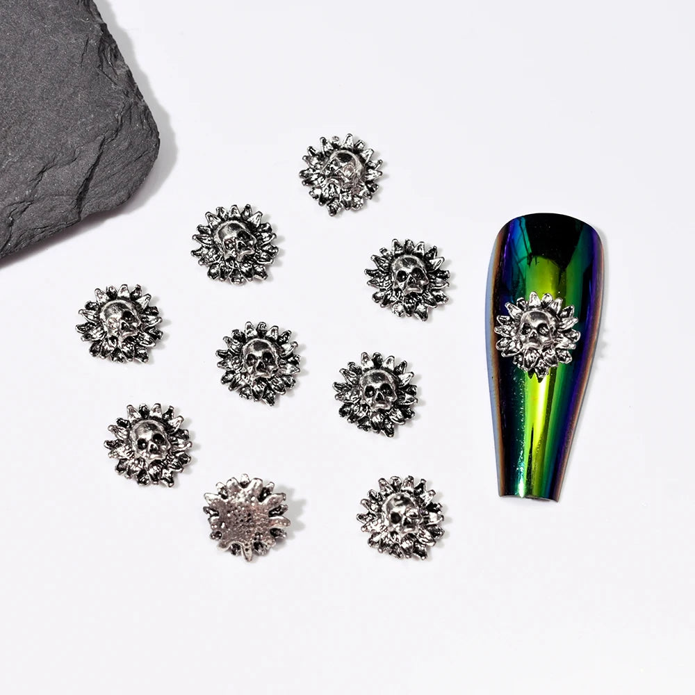 10Pcs Halloween Fake Weapon with Blood Nail Charms Bloody Horror Metal Nail Art Decorations Manicure Accessories Punk Jewelry *&