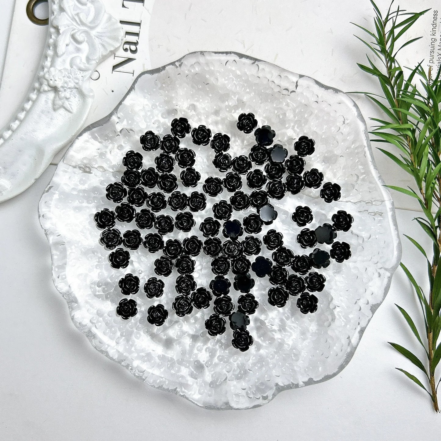 50PCS Random Mixed Black Bows Bear Nail Charms Resin Mini Heart Star Flower Nail Art Decorations Handmade DIY Press on Nails