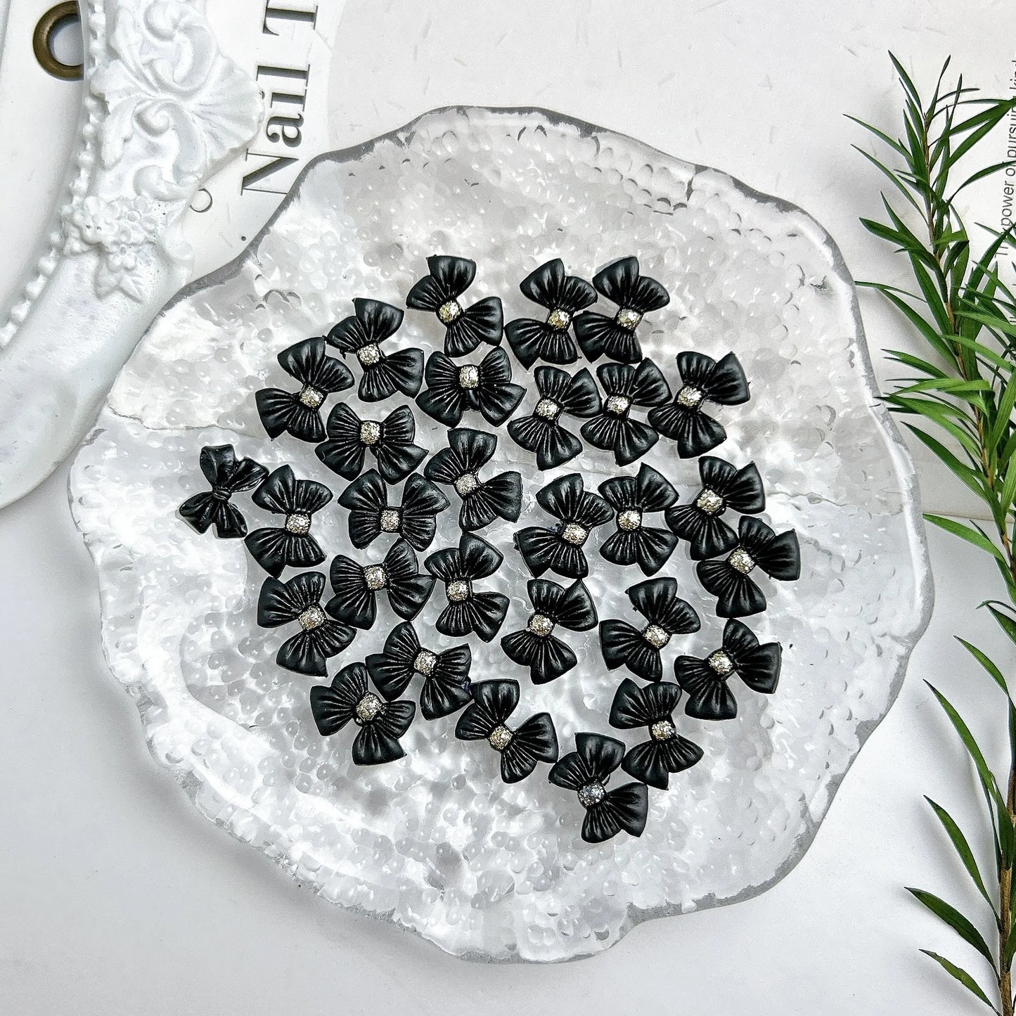 50PCS Random Mixed Black Bows Bear Nail Charms Resin Mini Heart Star Flower Nail Art Decorations Handmade DIY Press on Nails
