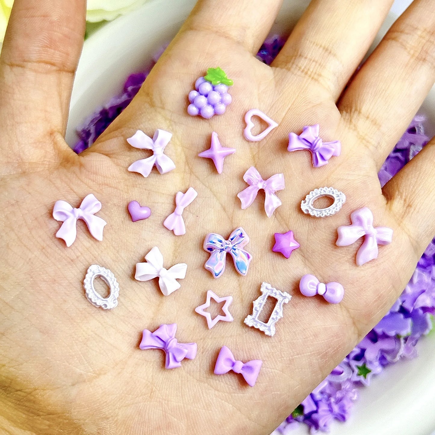 50PCS Random Mixed Black Bows Bear Nail Charms Resin Mini Heart Star Flower Nail Art Decorations Handmade DIY Press on Nails
