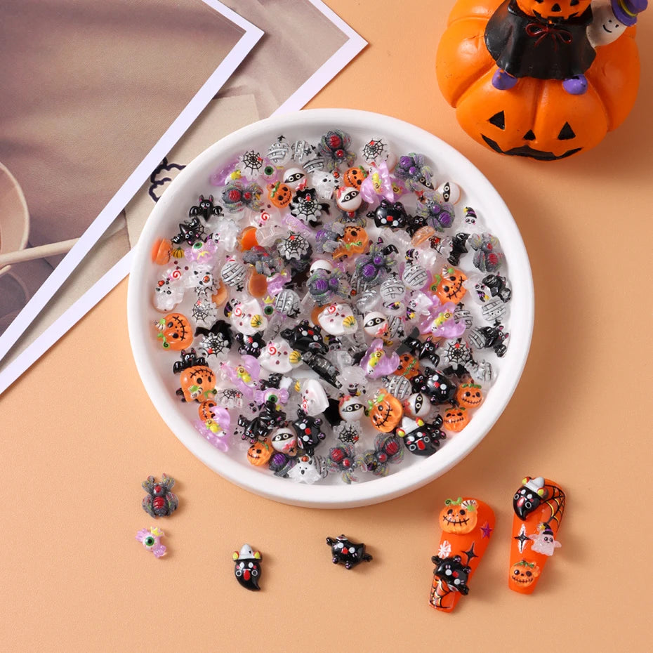 30/50/100 pcs Cute Pumkin Bat Resin Nail Charms Horror Cartoon Ghost Mummy Spider Web Autumn Halloween Festival Nail Designs